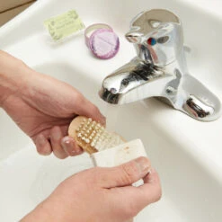 Kikkerland Gardeners Hand Care Kit -Kikkerland 8f86e6f42d8795758f2300cbaa32f7607e60f2bf square3032781 3