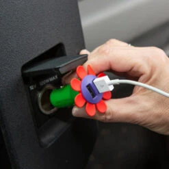 KIKKERLAND Flower Car Charger 5 KIKKERLAND Flower Car Charger -Kikkerland kikkerland phone accessory flower car charger 28560015327316